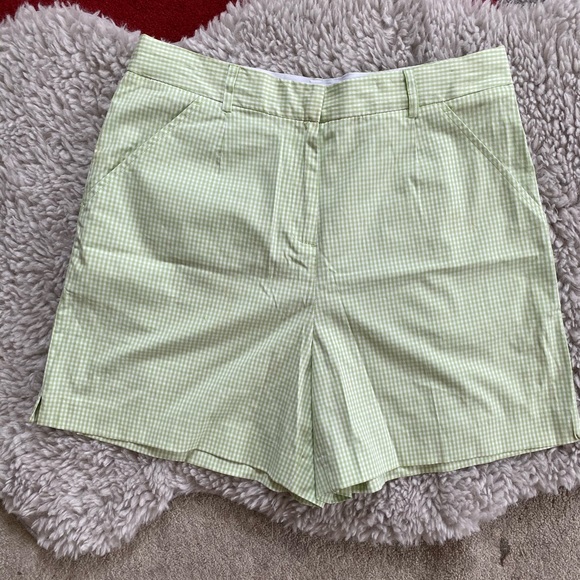 Lilly Pulitzer Pants - Lilly Pulitzer women’s shorts size 10